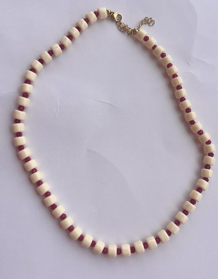 Collar hueso y bolita