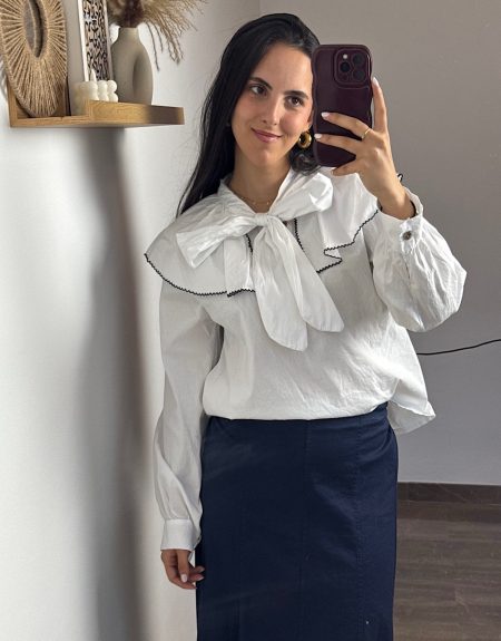 Blusa cuello y lazada